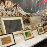 国際カンファレンス会場に展示された、多彩なアート作品